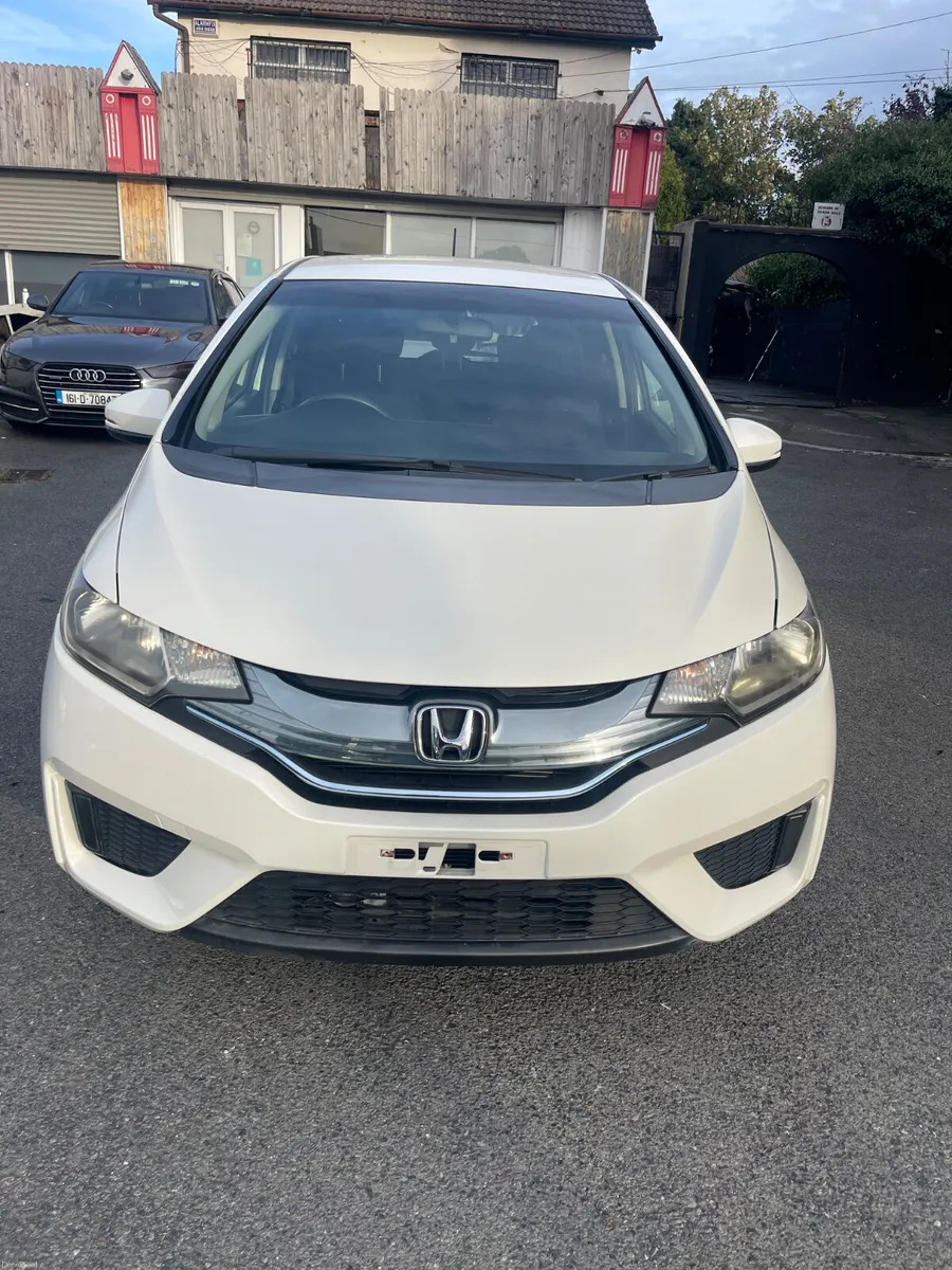 2014 Honda Fit hybrid automatic - Image 2