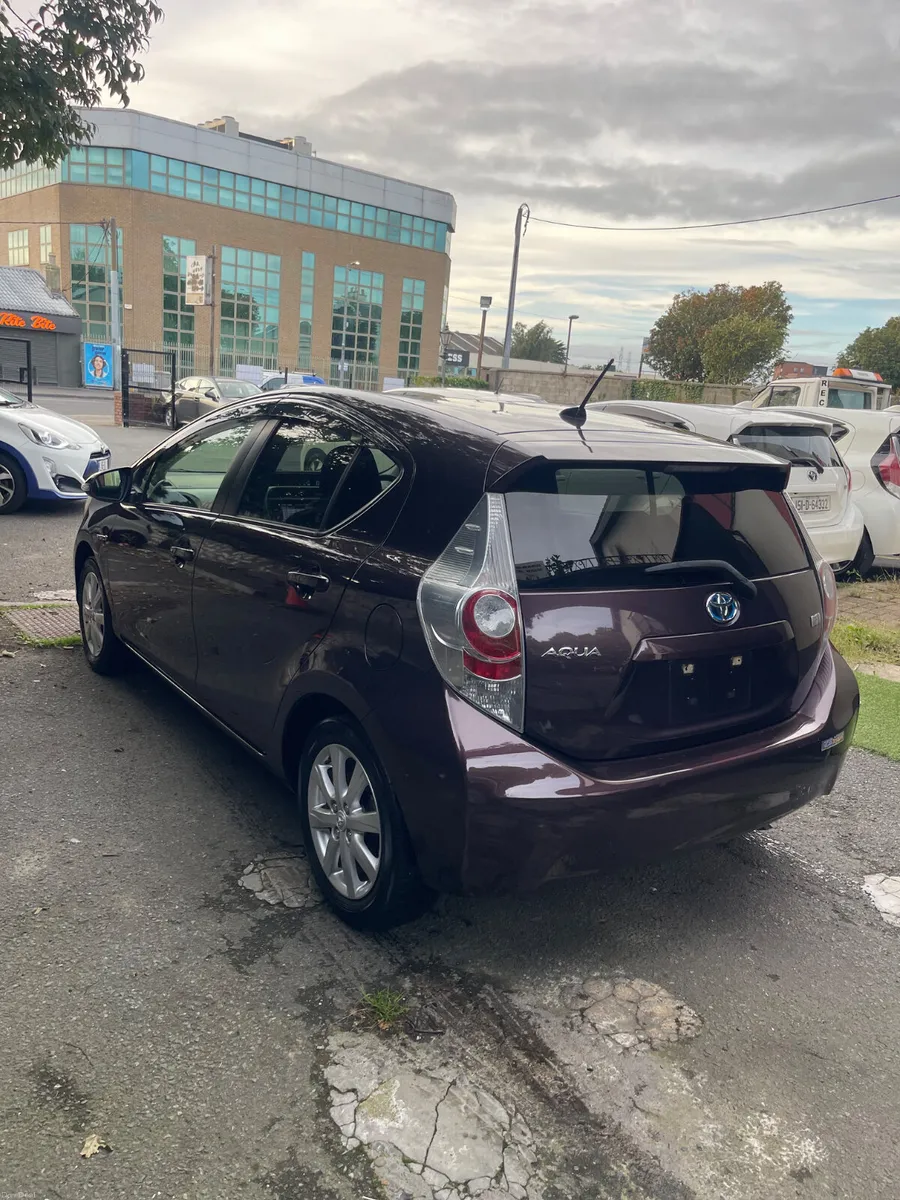 2014 Toyota aqua automatic hybrid - Image 5