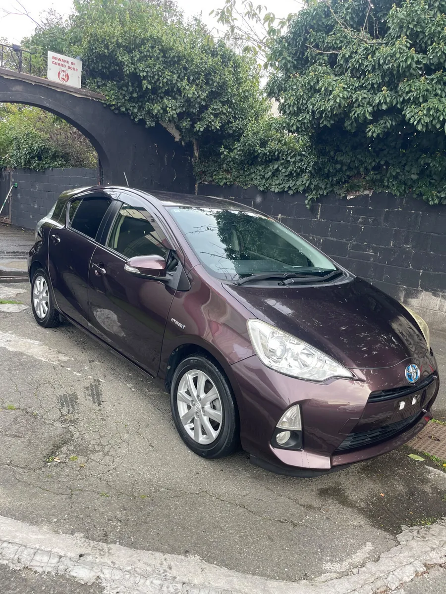 2014 Toyota aqua automatic hybrid - Image 3