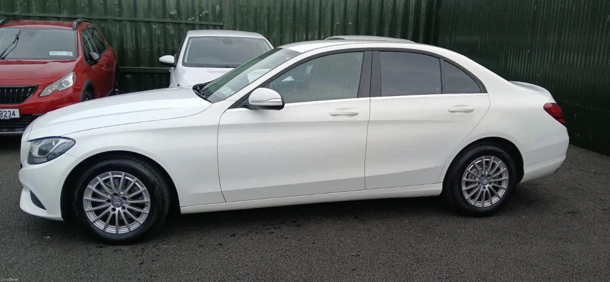 16 Mercedes-Benz C-Class Low Mileage 120.000 ml - Image 6