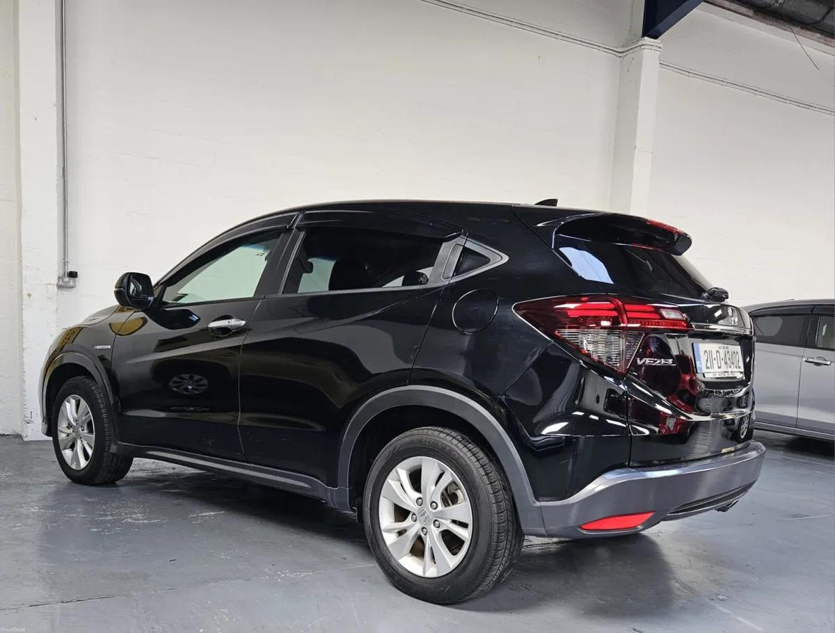 2021 Honda Vezel 1.5 Hybrid Auto,51K K.M,CarPlay - Image 5