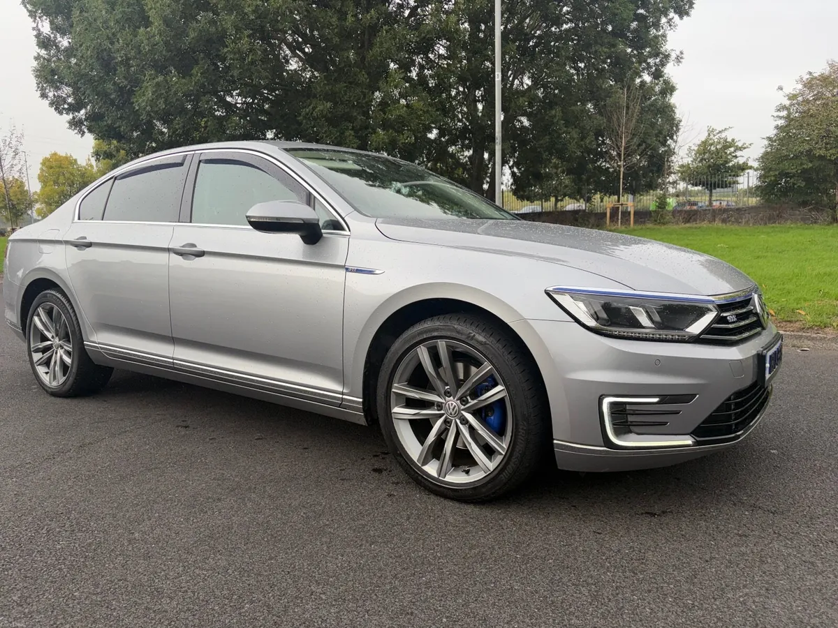 181 Volkswagen Passat  GTE NCT 04/28 - Image 5