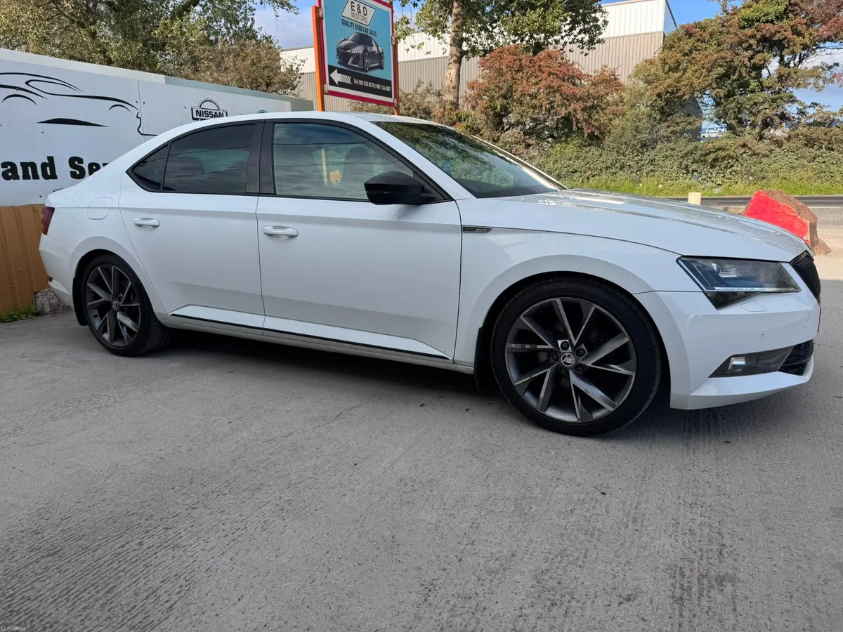 182 Skoda Superb 2.0TDI 150BHP SportLine - Image 6