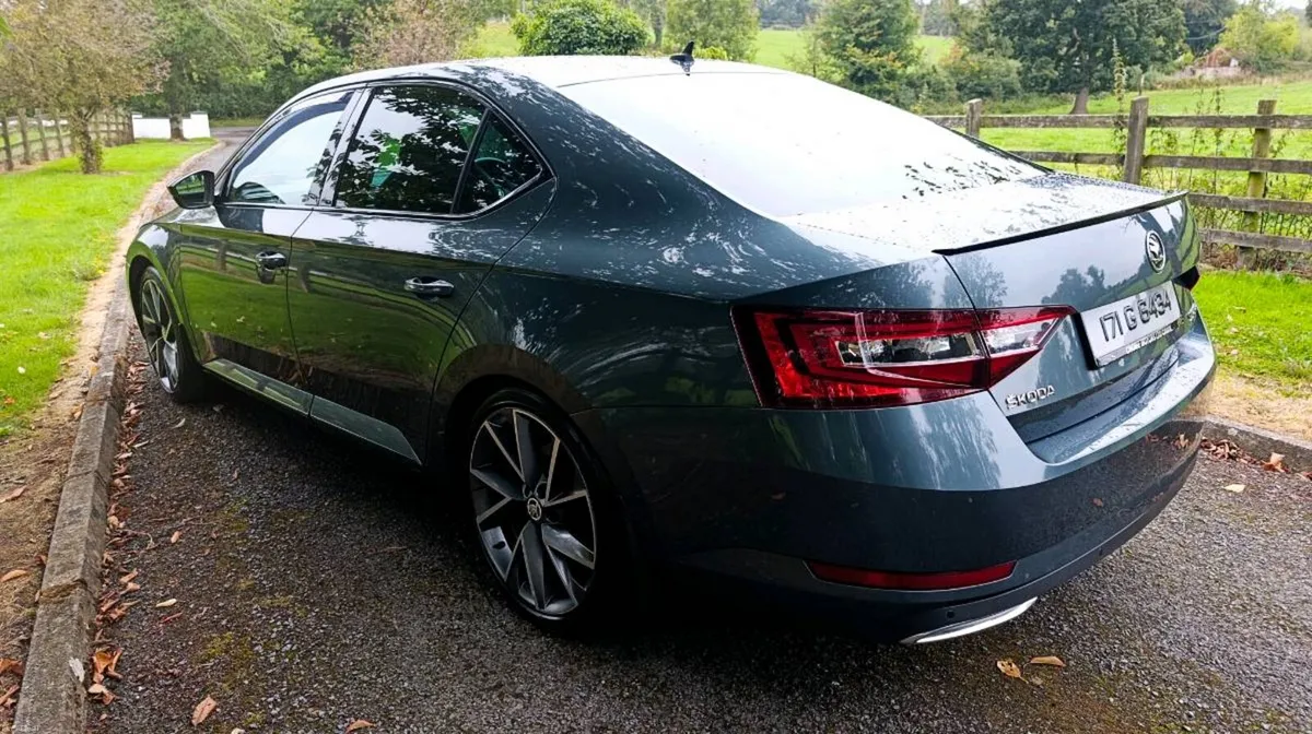 2017 Skoda Superb Sportline Automatic - Image 4
