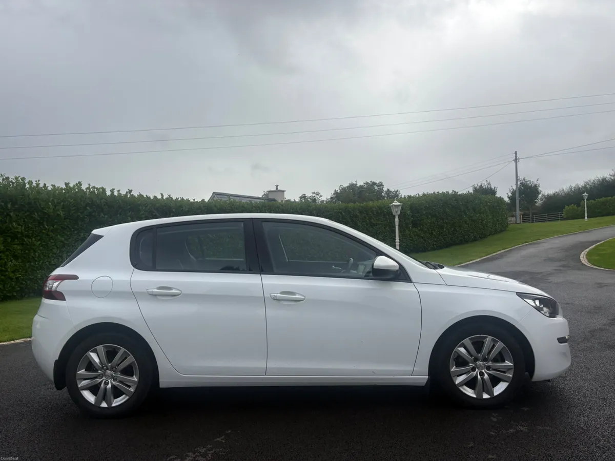 Peugeot 308 2016 - Image 2