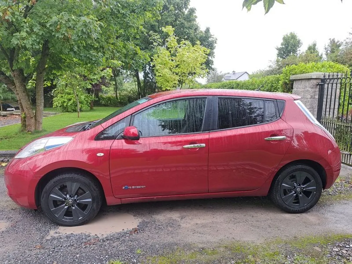 2015 Nissan Leaf - Image 4