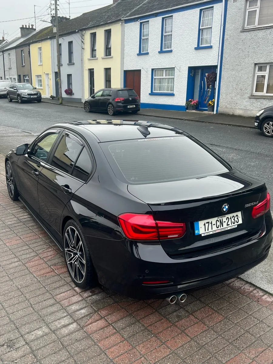 BMW 320 - Image 6