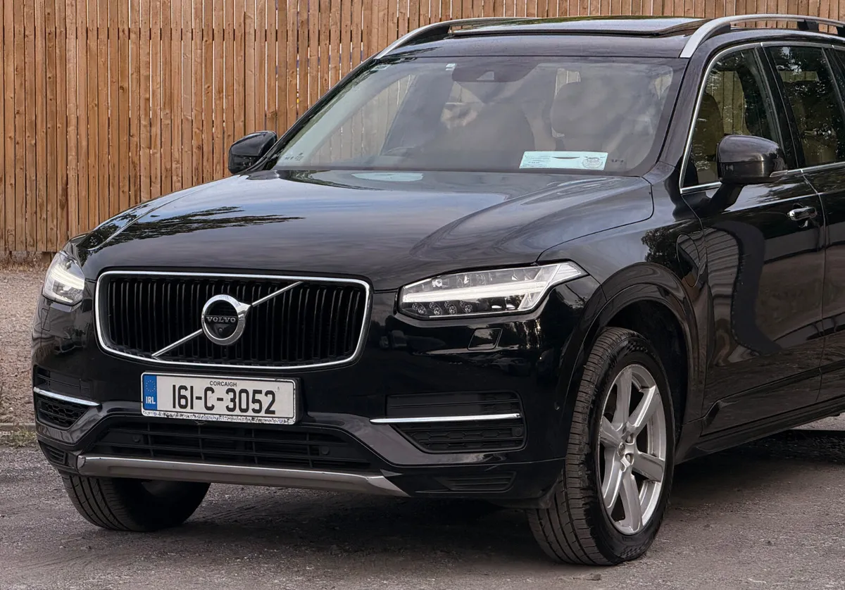 Volvo XC90 T8 2Lplug in Hybrid Momentum Geartronic - Image 3