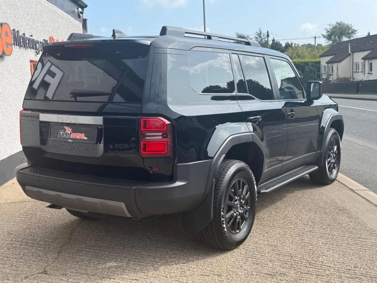 Toyota Land Cruiser 2.8 - Image 4