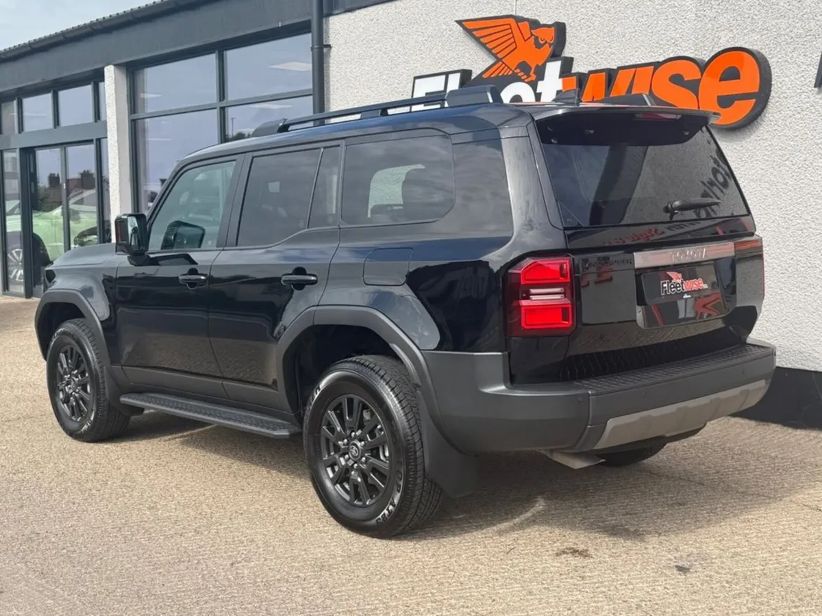 Toyota Land Cruiser 2.8 - Image 6