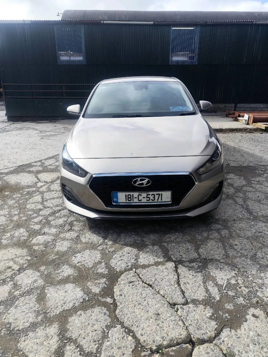 Hyundai i30 Fastback - Image 3