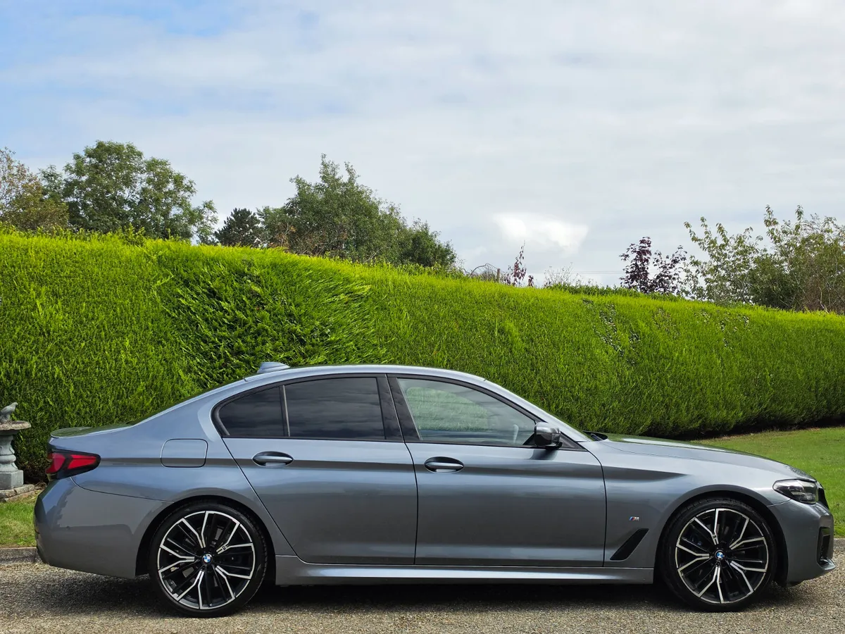 22'BMW 520D M-SPORT PRO LCI - Image 2