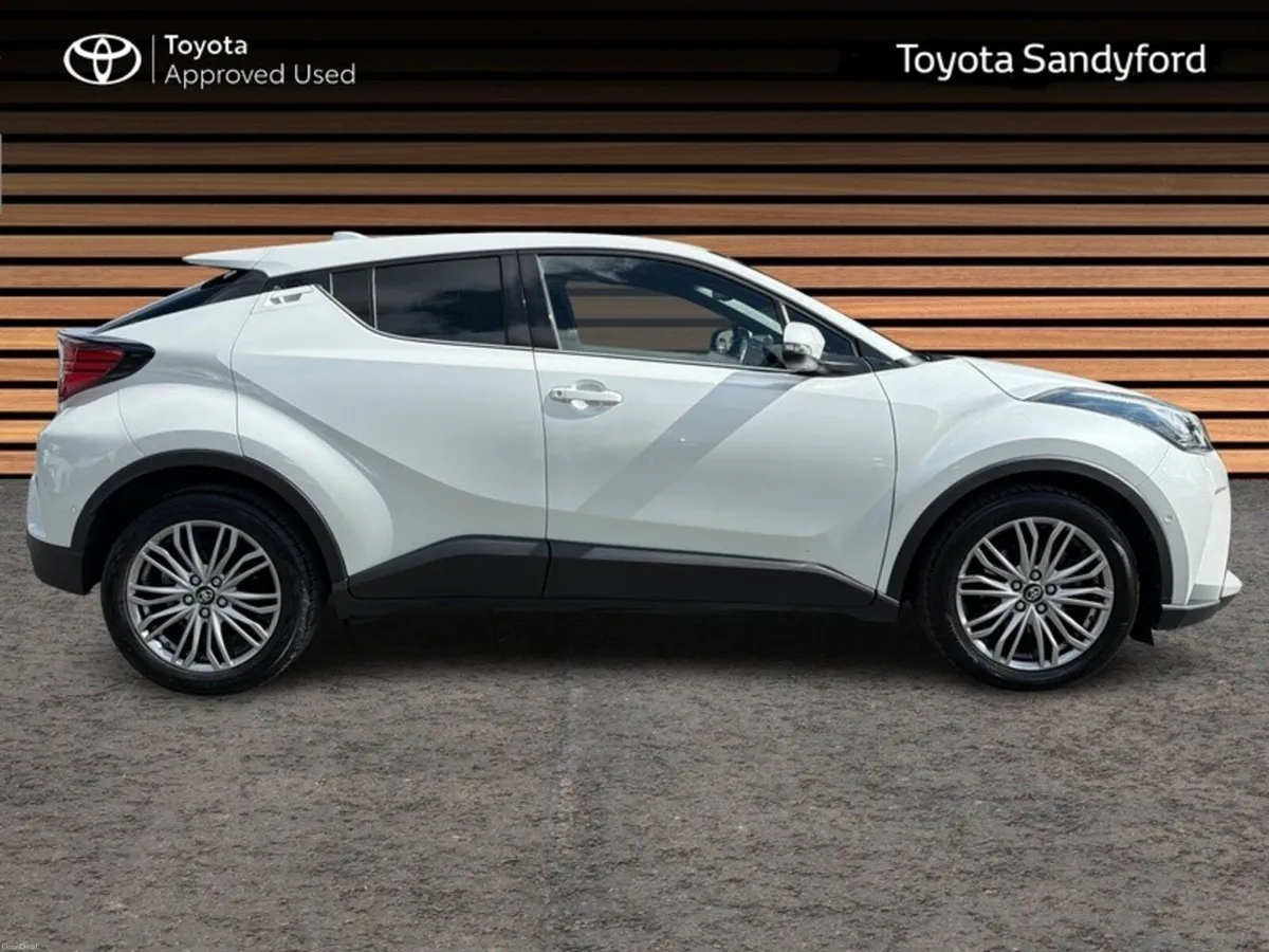 Toyota C-HR SOL TOP SPEC // HEATED LEATHER SEATS / - Image 3