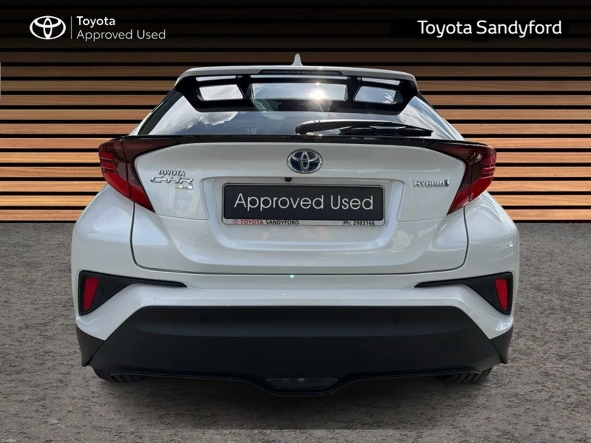 Toyota C-HR SOL TOP SPEC // HEATED LEATHER SEATS / - Image 4