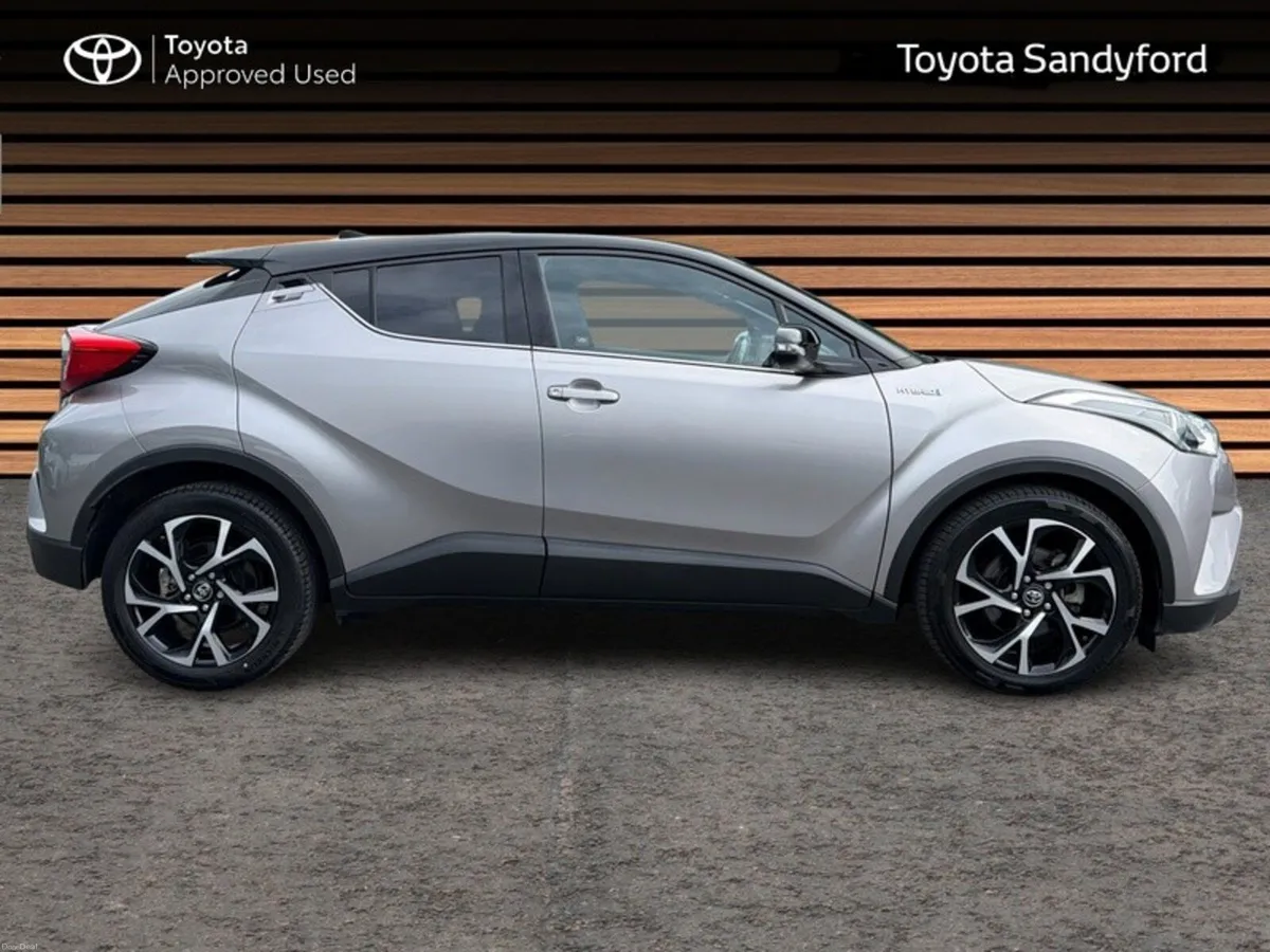 Toyota C-HR HYBRID SPORT // REAR CAMERA // BLUETOO - Image 3