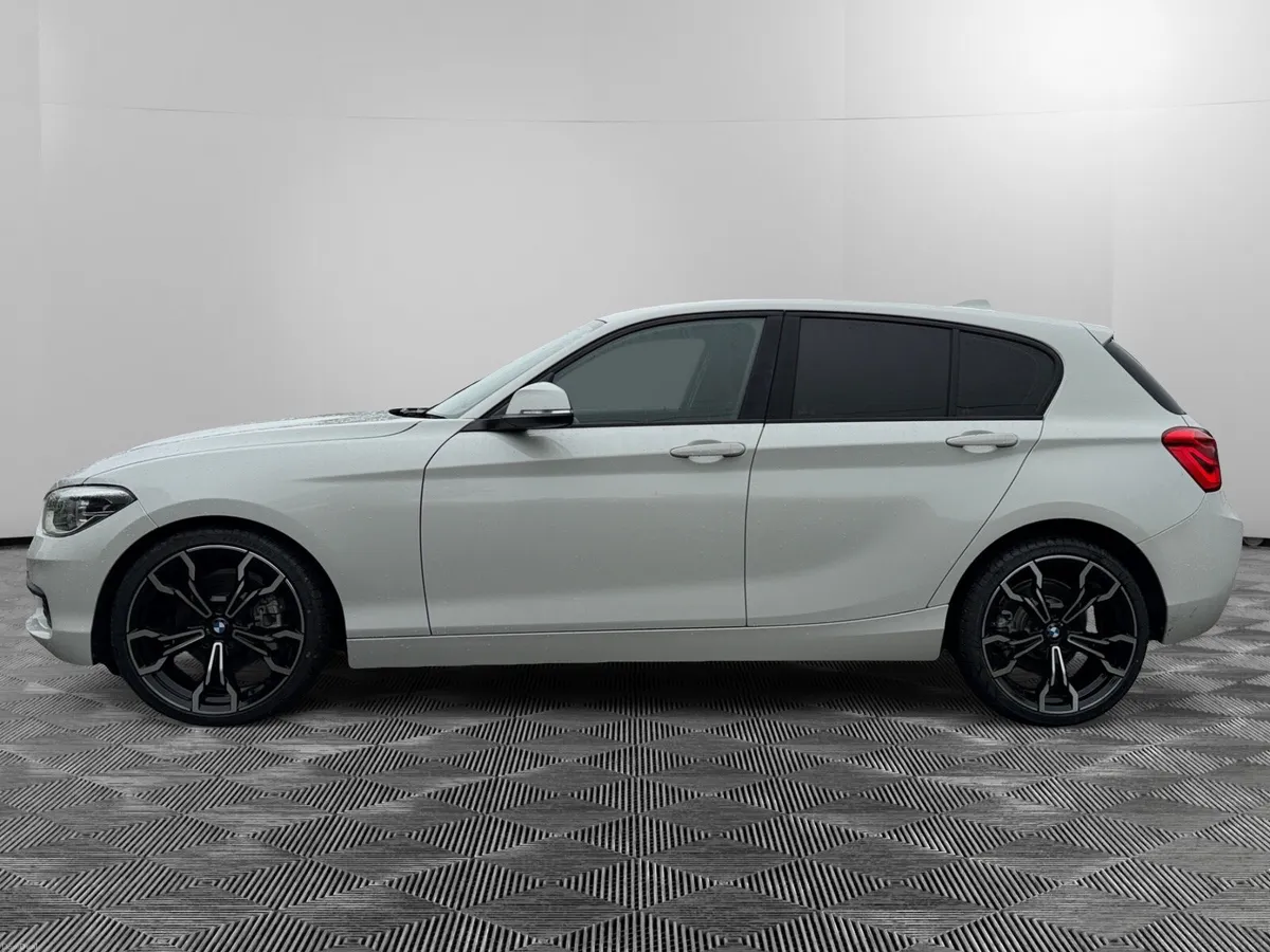 BMW 1 SERIES *LOW KM* APPLE - Image 2