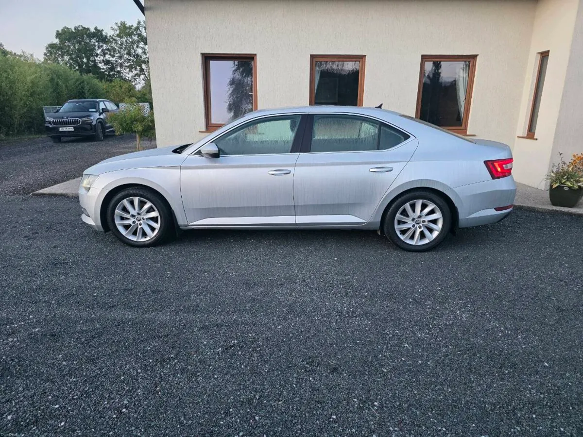 Skoda Superb - Image 6