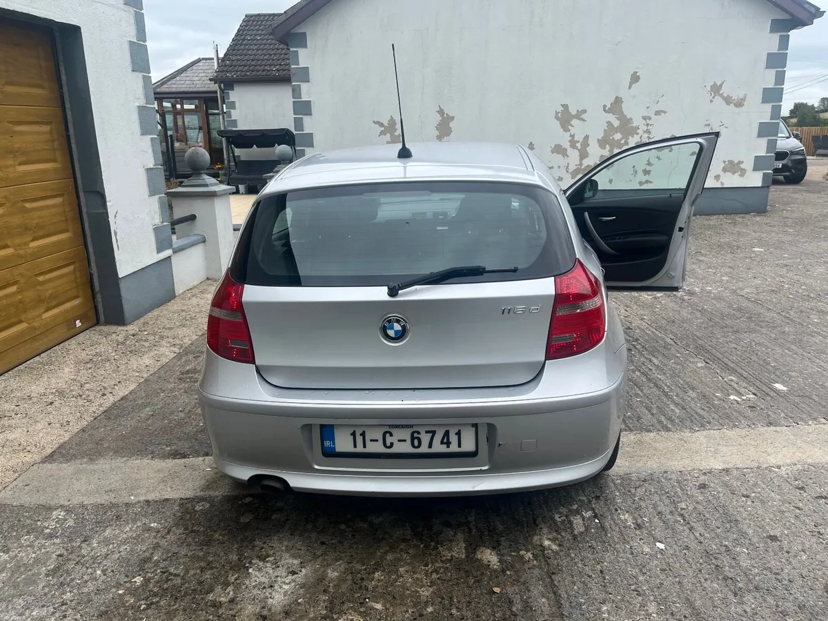 BMW 1-Series 2011 - Image 6