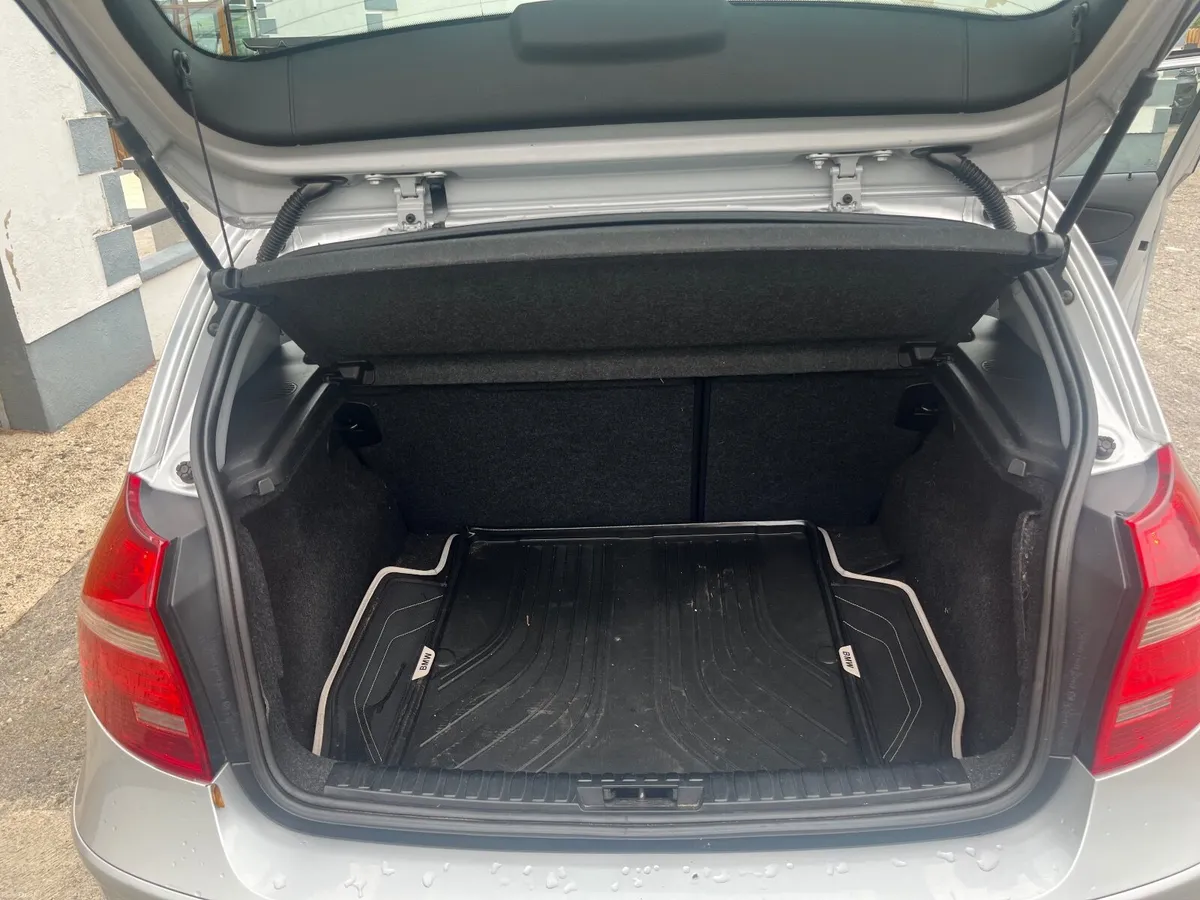 BMW 1-Series 2011 - Image 2