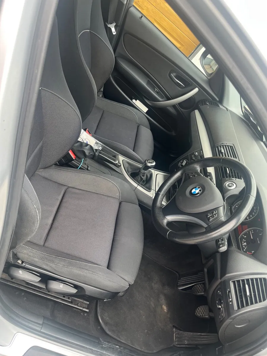 BMW 1-Series 2011 - Image 4