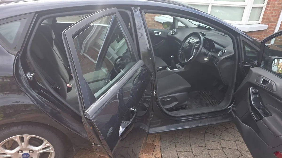 Ford Fiesta 2015 - Image 3