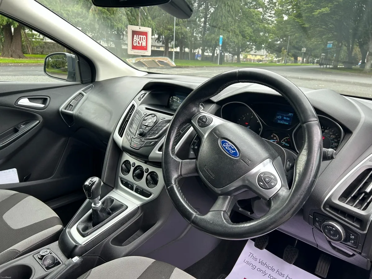 Ford Focus 2013 - Image 5