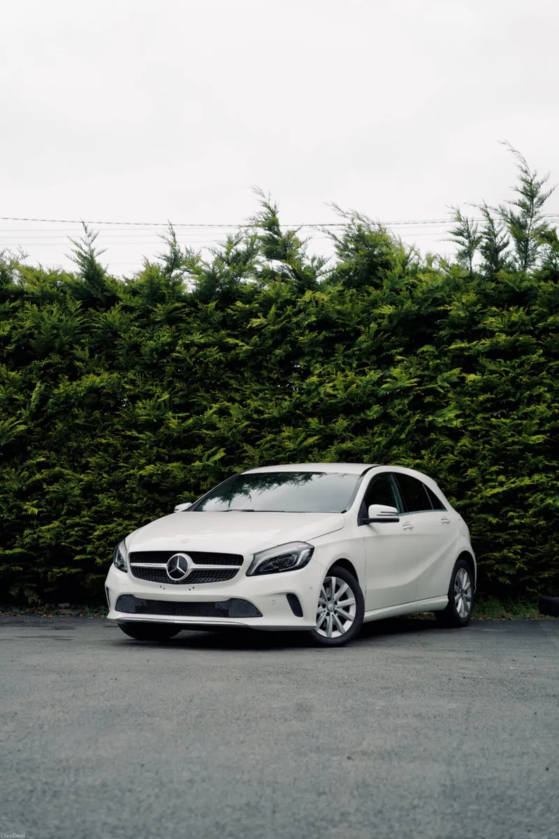 Mercedes Benz A180 2016 | Blind Spot Assist - Image 1