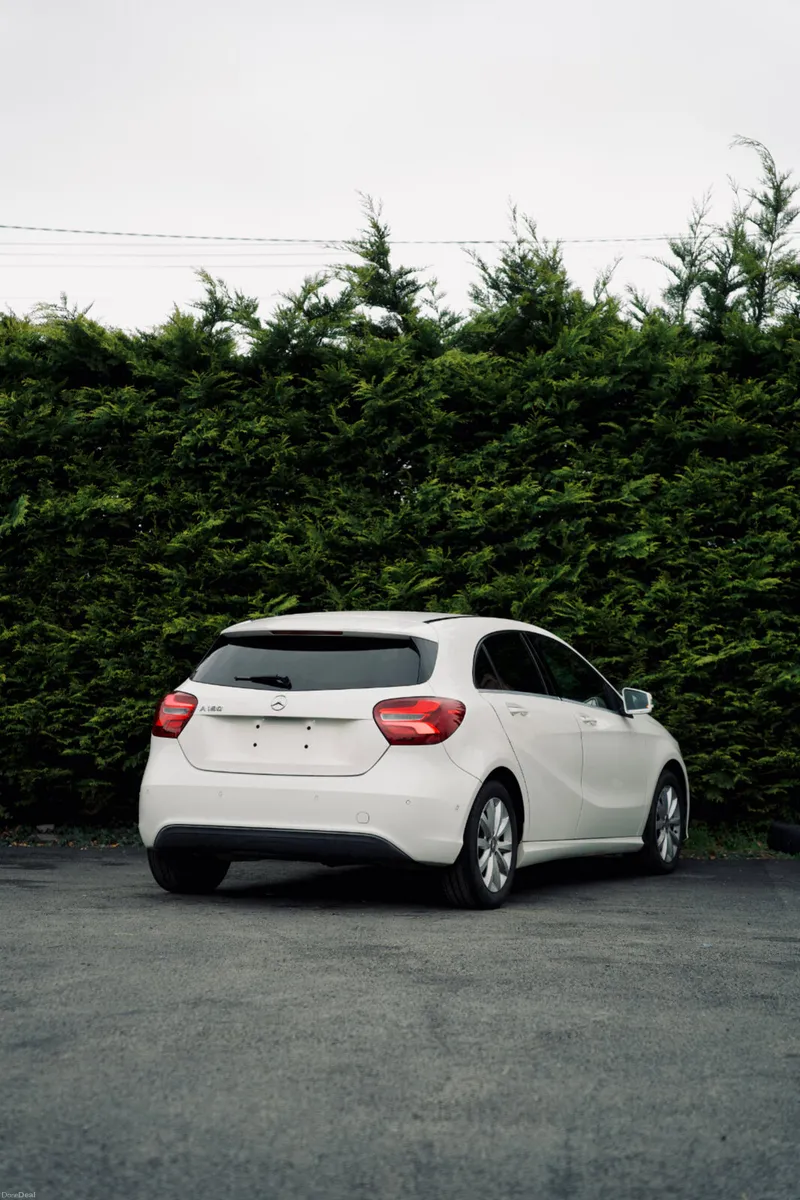 Mercedes Benz A180 2016 | Blind Spot Assist - Image 3