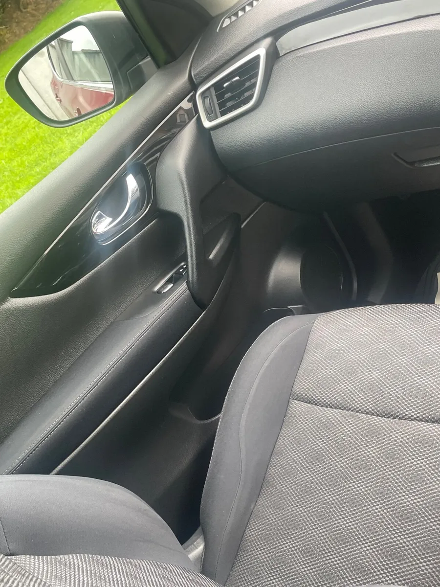 Nissan Qashqai 2015 - Image 6