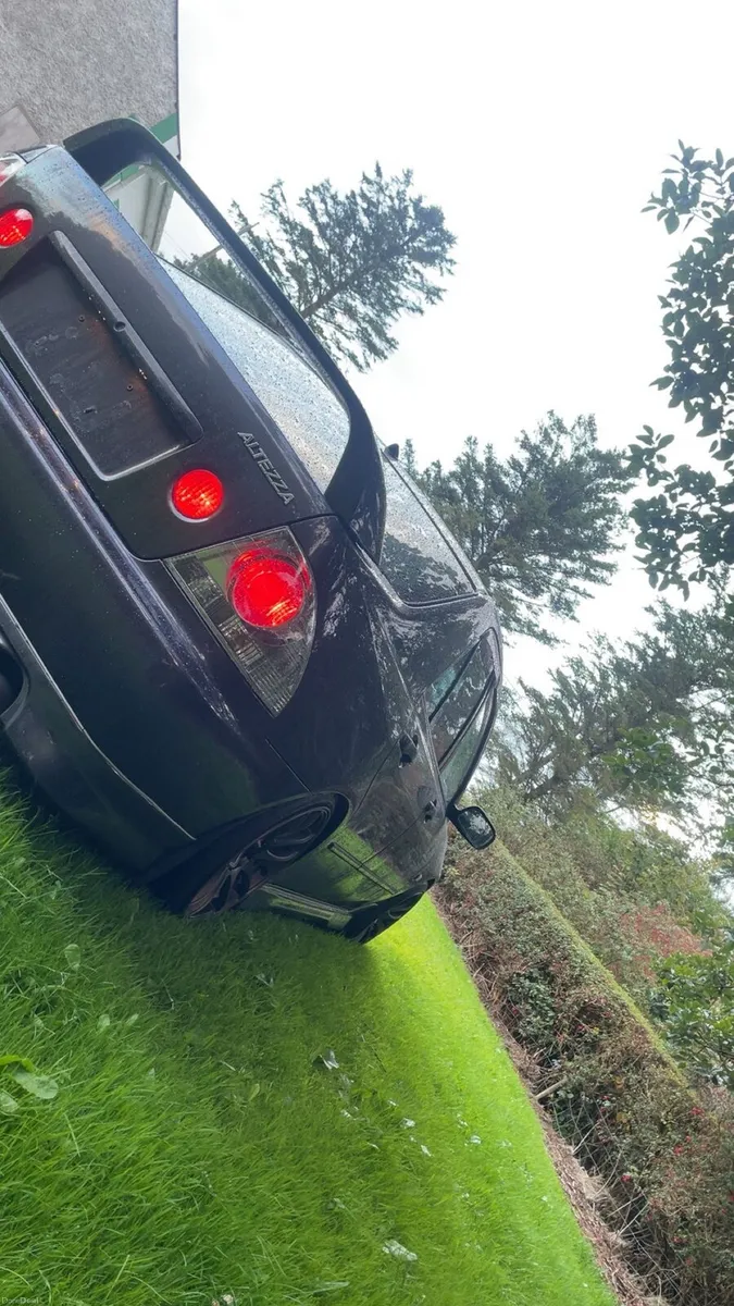 Toyota altezza - Image 1