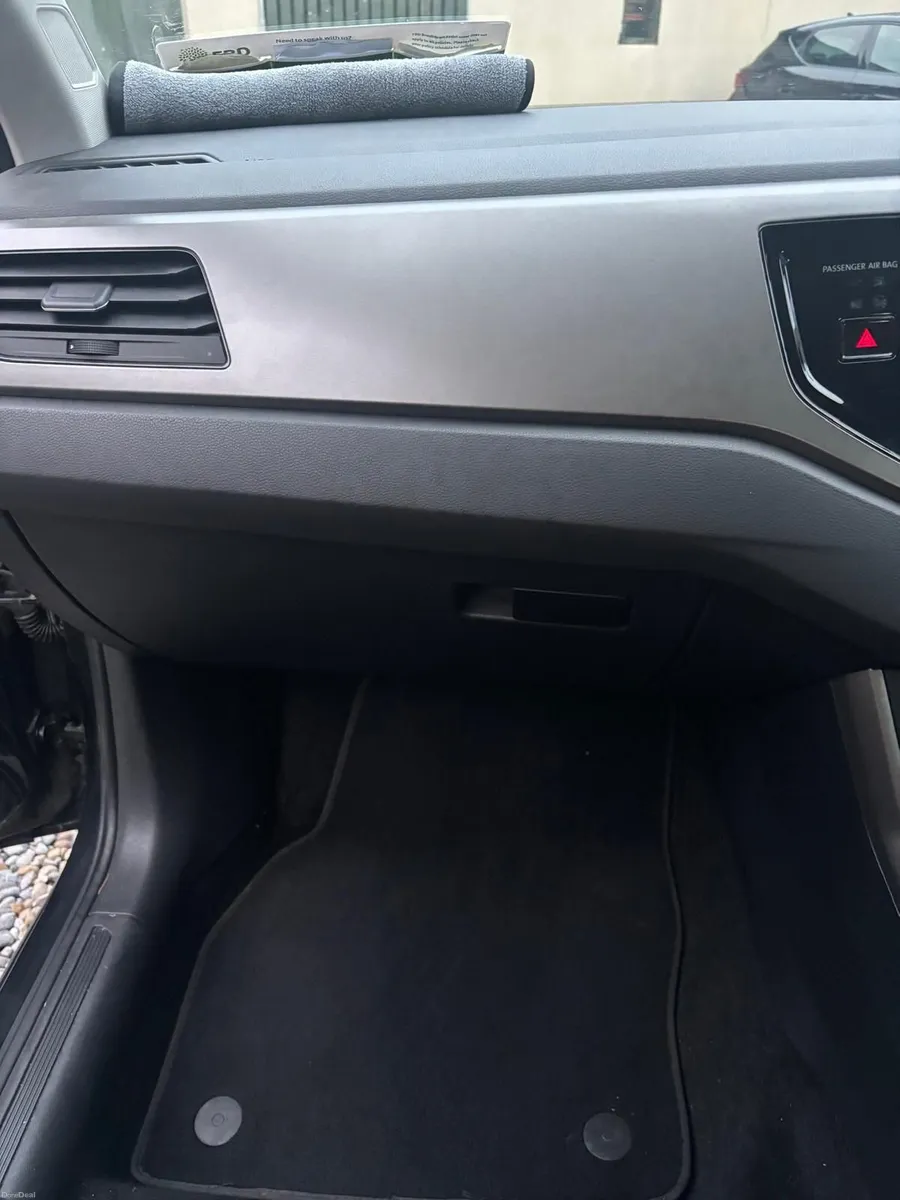 Volkswagen Polo 2020 - Image 3