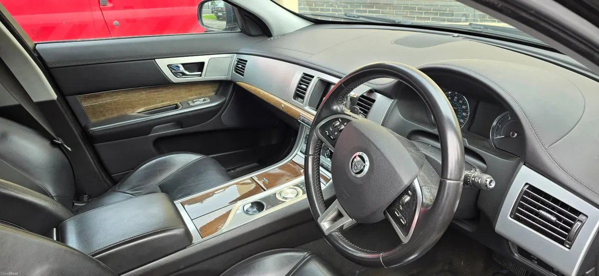 Jaguar XF 2.2 - Image 1