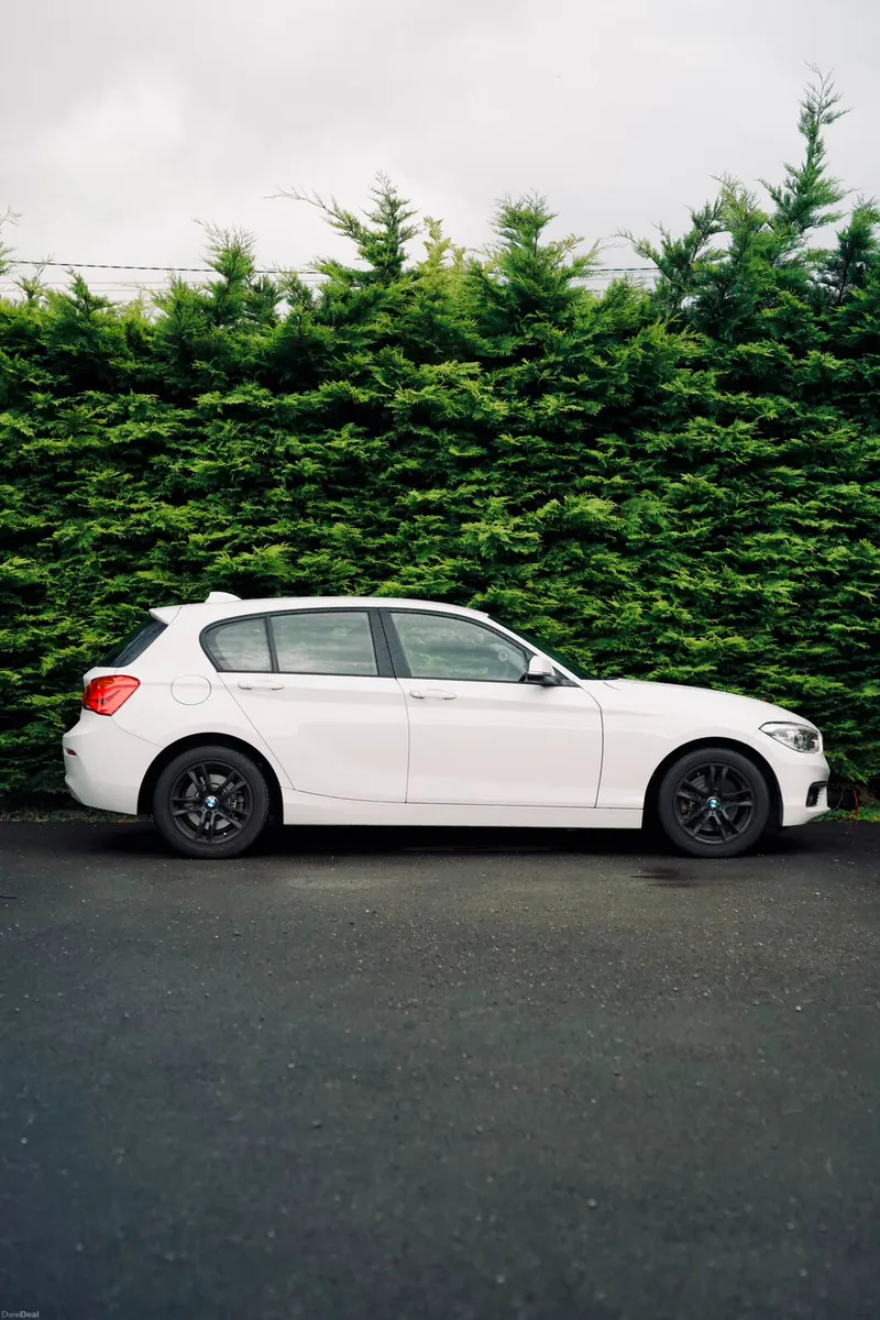 BMW 118i SE 2017 | Premium Hatchback - Image 5