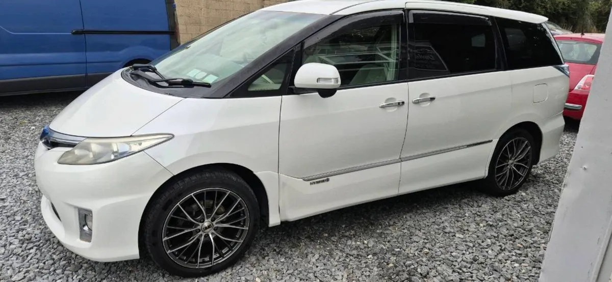 Toyota Estima hybrid 4WD 7 seater New NCT & TAXED - Image 2