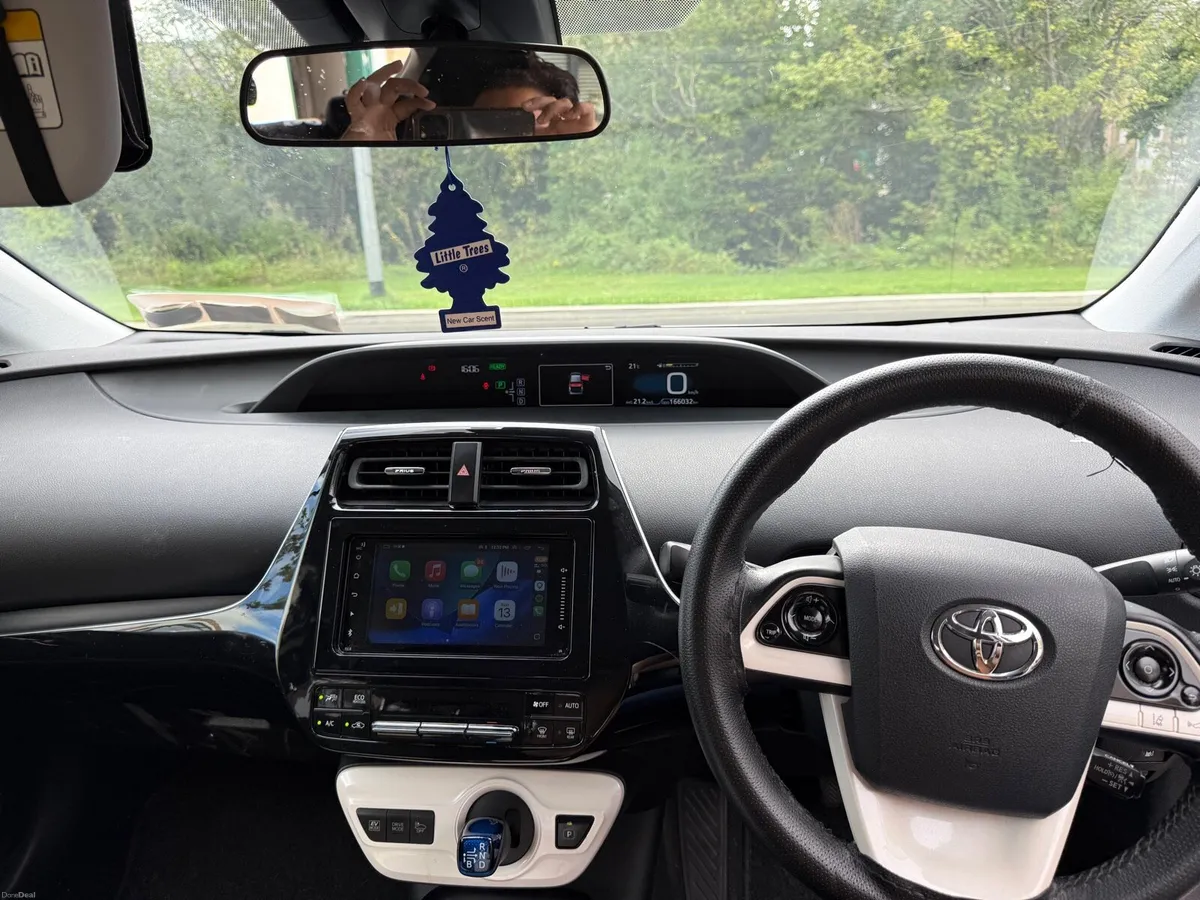 Toyota Prius 1.8L Hybrid 2017 - Image 6