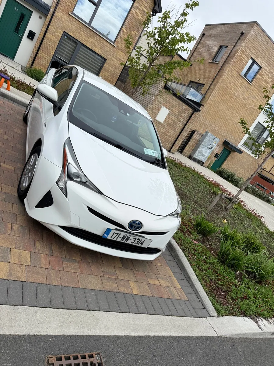 Toyota Prius 1.8L Hybrid 2017 - Image 1