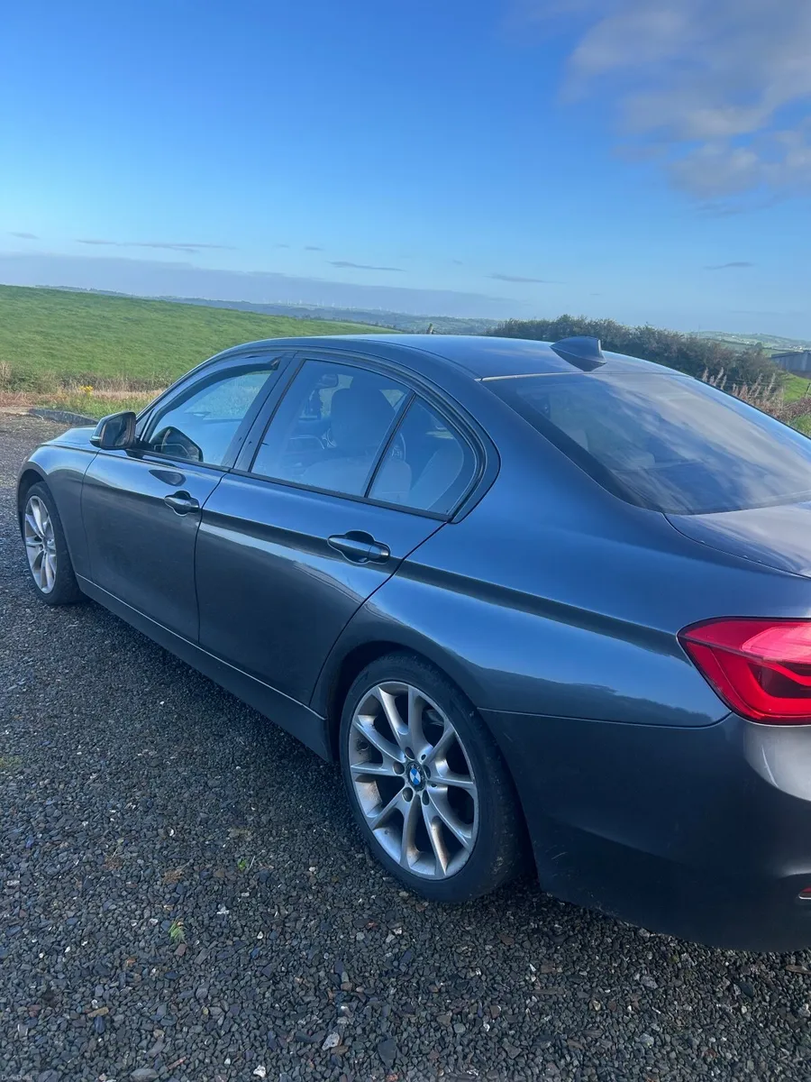 BMW 3-Series 2017 - Image 3