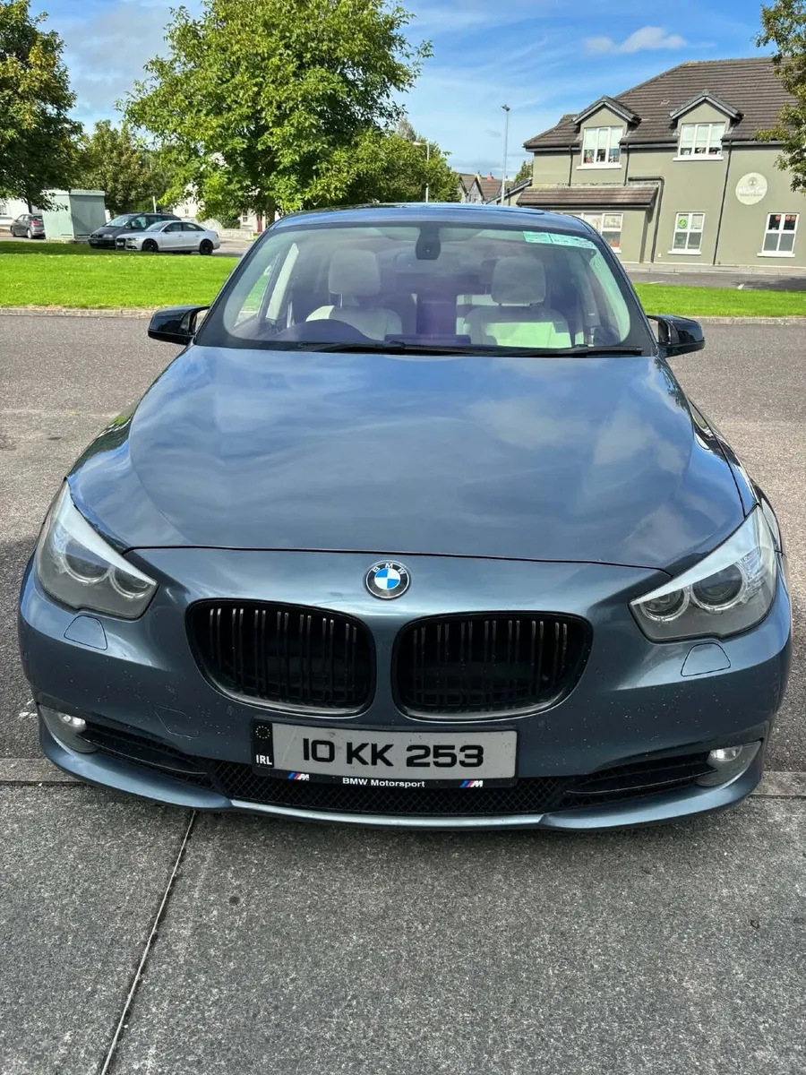 BMW 5-Series 2010 - Image 5