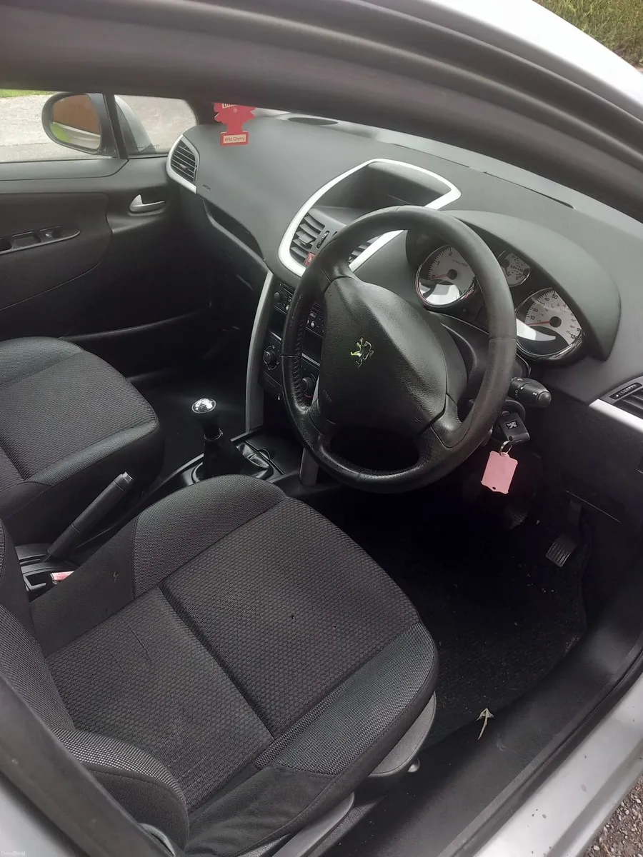 Peugeot 207 2011 - Image 4