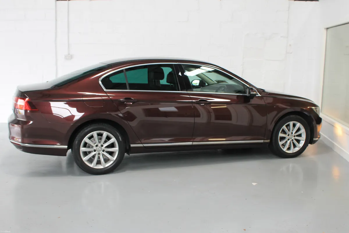 Volkswagen Passat 2016, Automatic Highline - Image 5