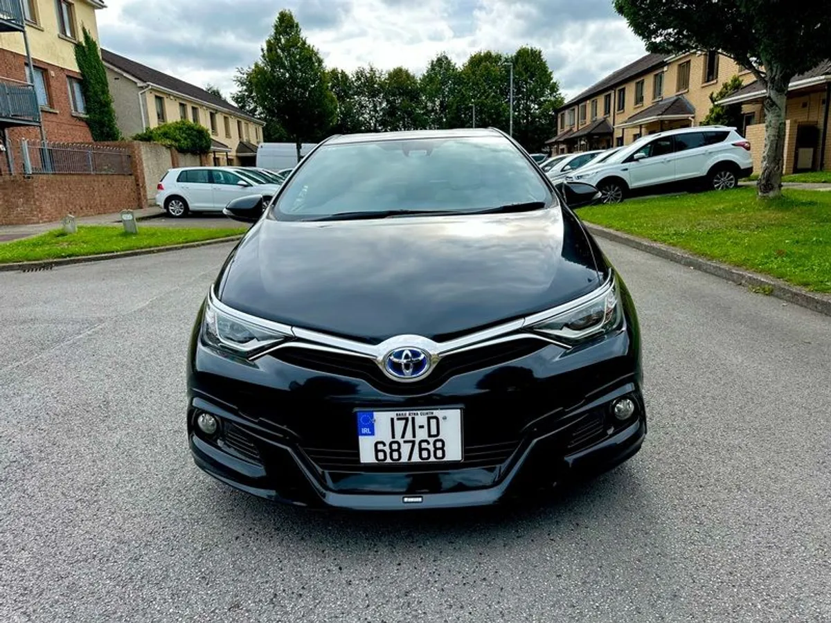 2017 Toyota Auris - Hybrid G Package - Image 4