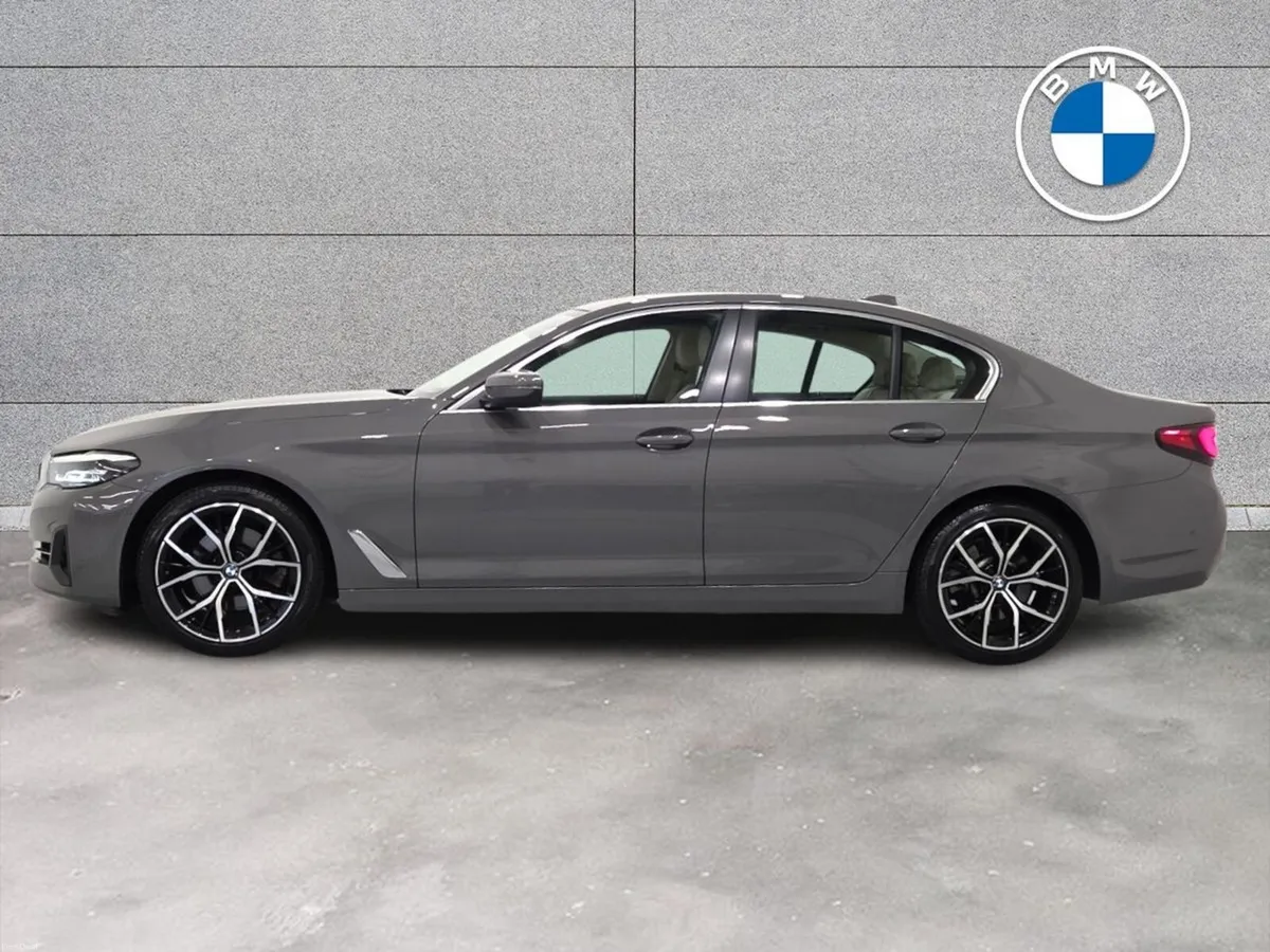 BMW 5-Series 520d SE Saloon - Image 3