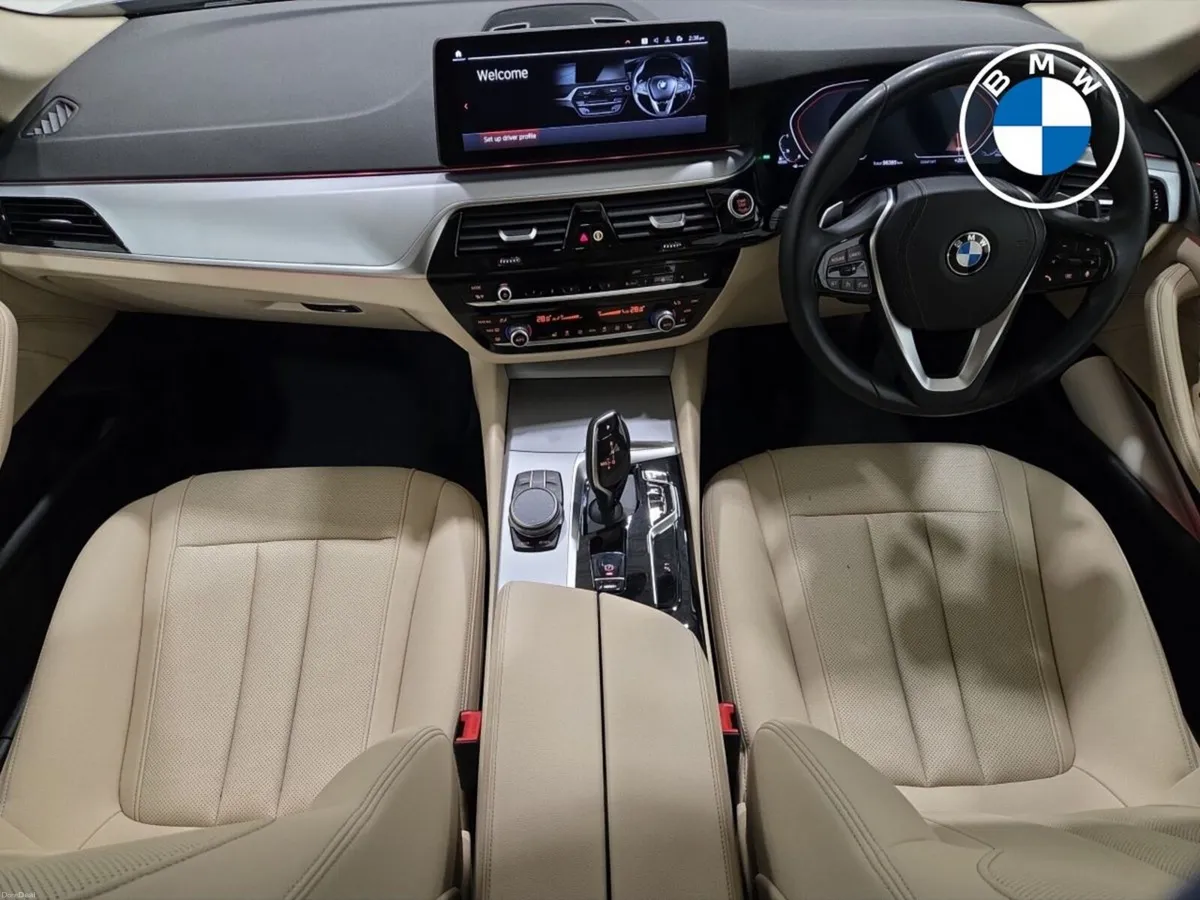 BMW 5-Series 520d SE Saloon - Image 4