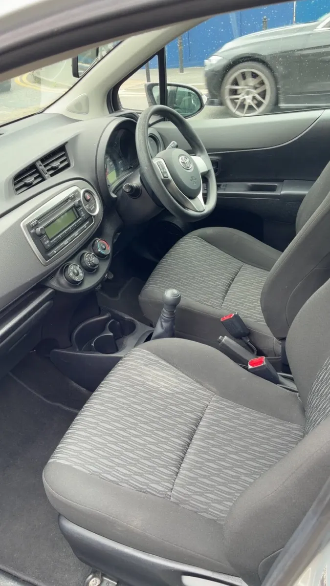 Toyota Yaris 2013 - Image 5