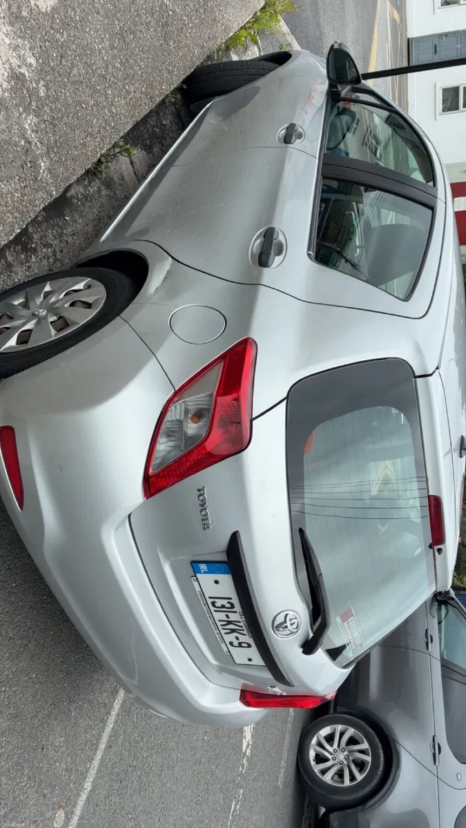 Toyota Yaris 2013 - Image 6
