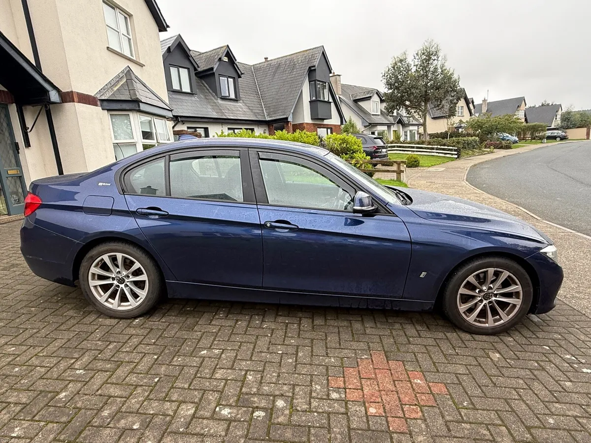 BMW 330e - F30 - 2017 - Excellent inside/out - Image 2