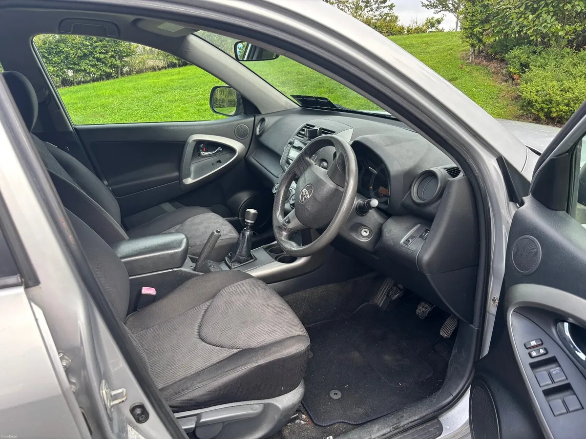 2010 Toyota RAV4 4WD 2.2L D - Image 4
