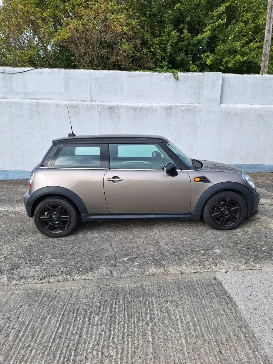Mini Cooper - Image 1