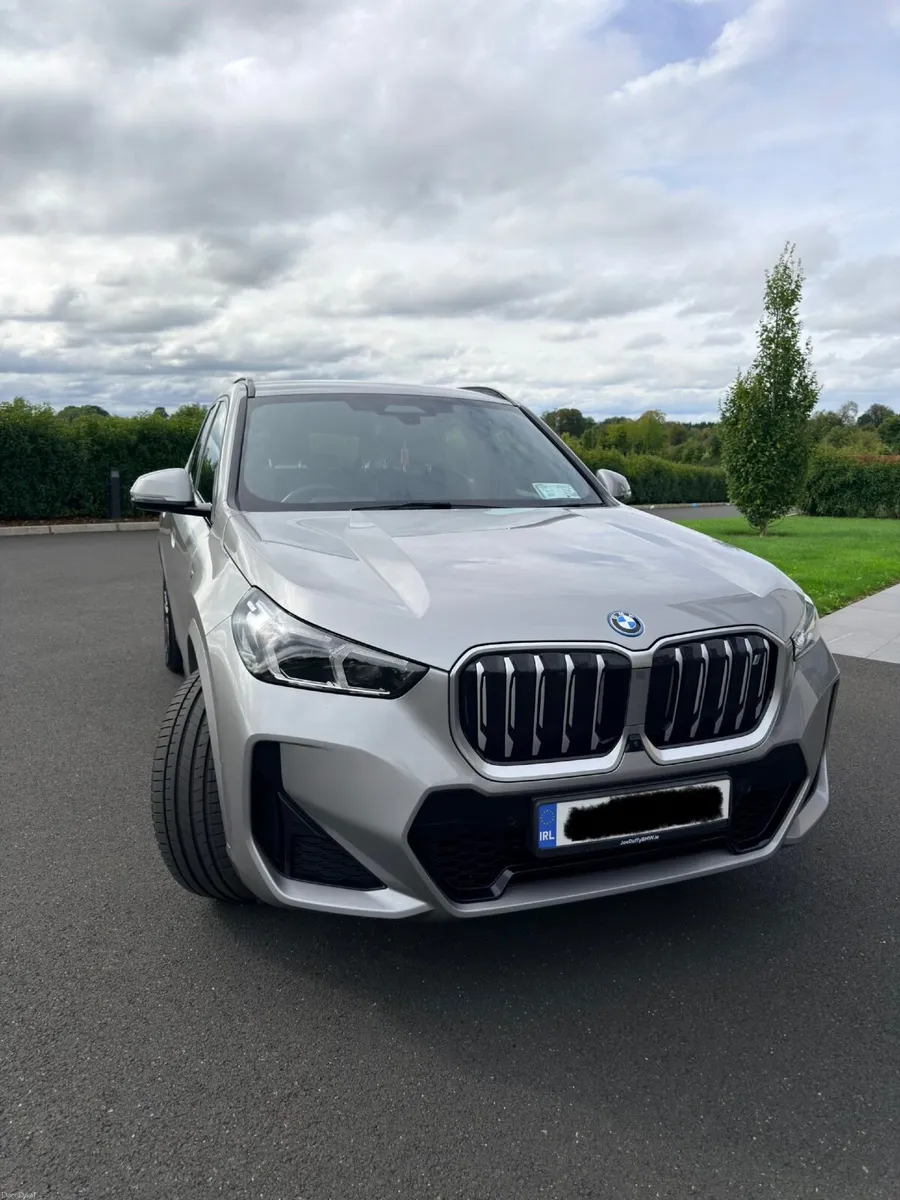 BMW iX 2023 - Image 2