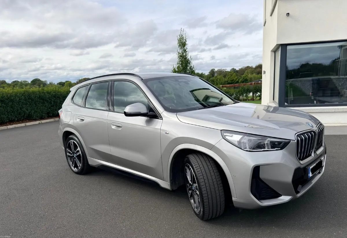 BMW iX 2023 - Image 3